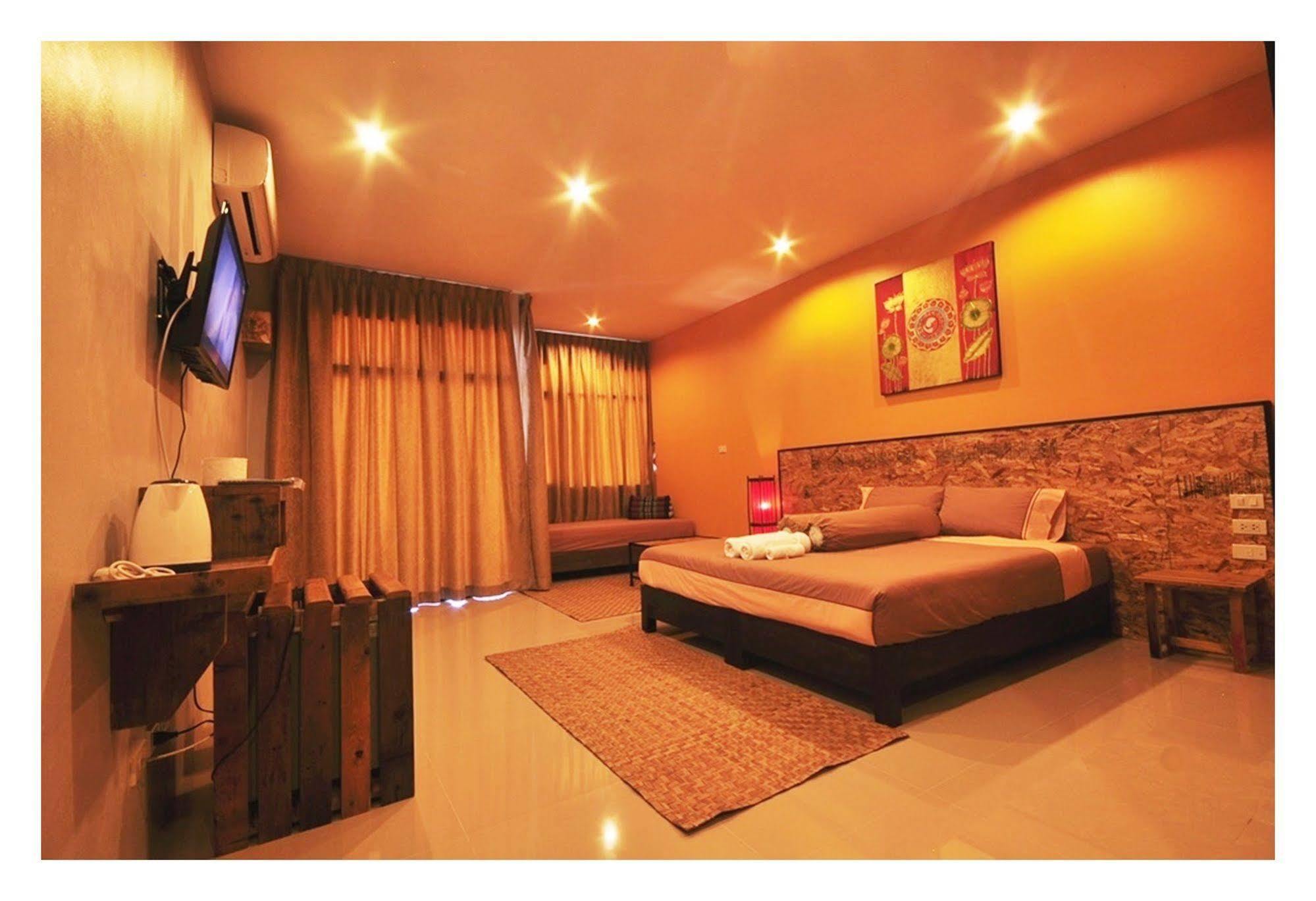เดอะ เบดรูม - ในหาน บีช Hotel Nai Harn ภายนอก รูปภาพ