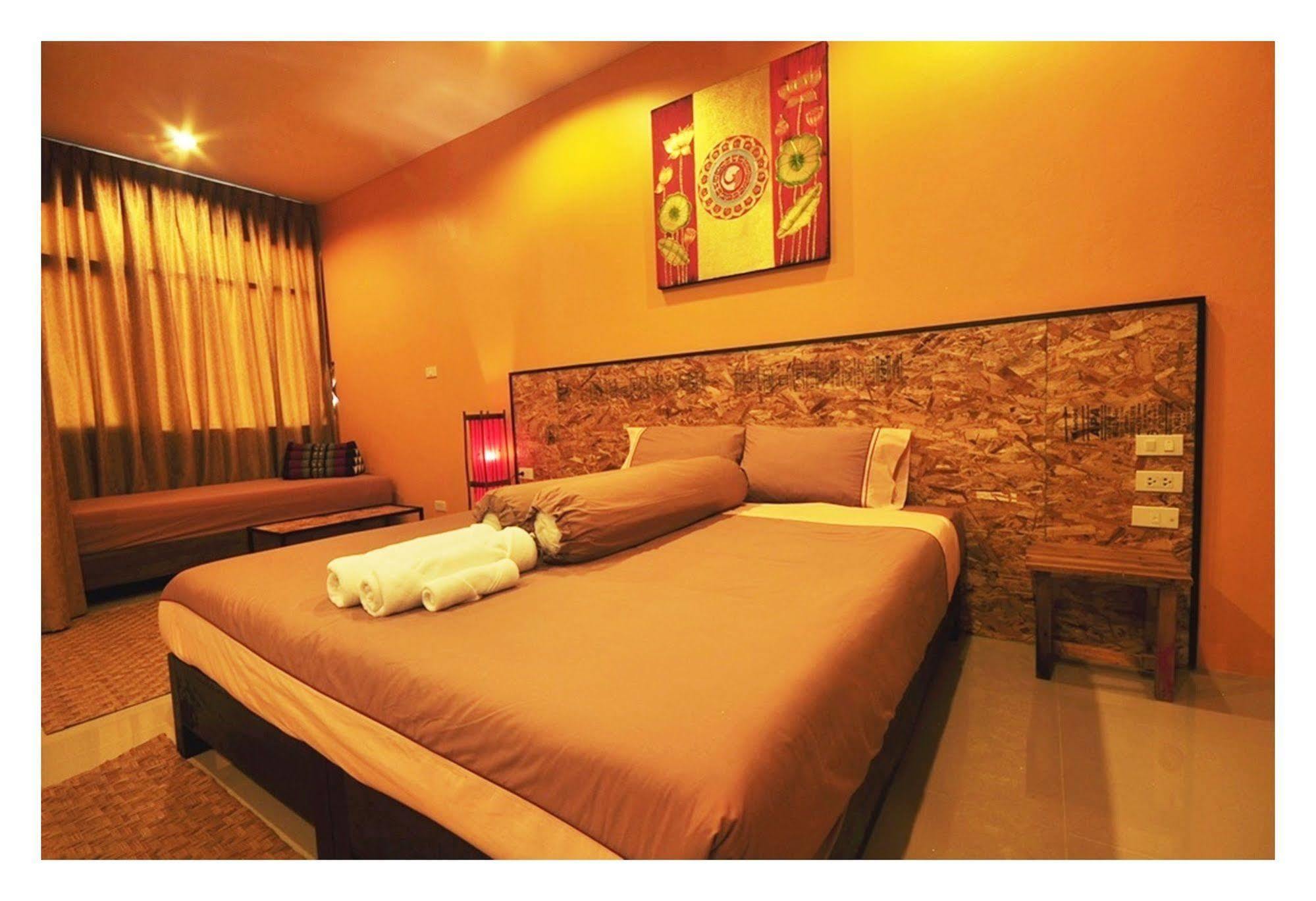เดอะ เบดรูม - ในหาน บีช Hotel Nai Harn ภายนอก รูปภาพ